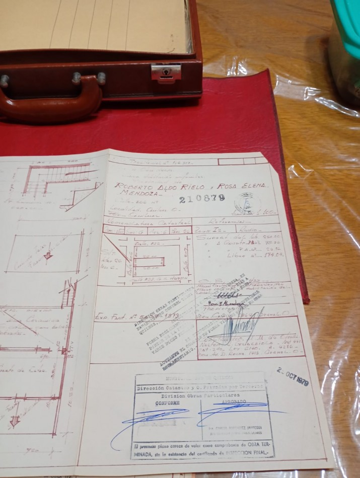 Casa chalet en venta en Quilmes de 5 ambientes, dos plantas con jardin y pileta (APTO CREDITO HIPOTECARIO)