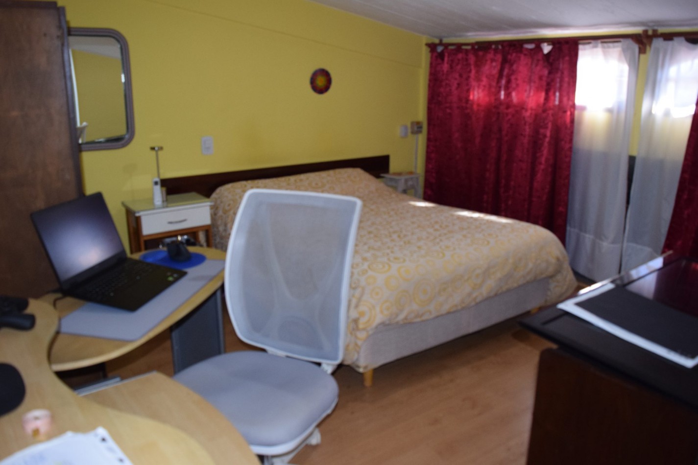 Casa chalet en venta en Quilmes de 5 ambientes, dos plantas con jardin y pileta (APTO CREDITO HIPOTECARIO)
