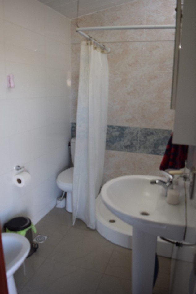 Casa chalet en venta en Quilmes de 5 ambientes, dos plantas con jardin y pileta (APTO CREDITO HIPOTECARIO)