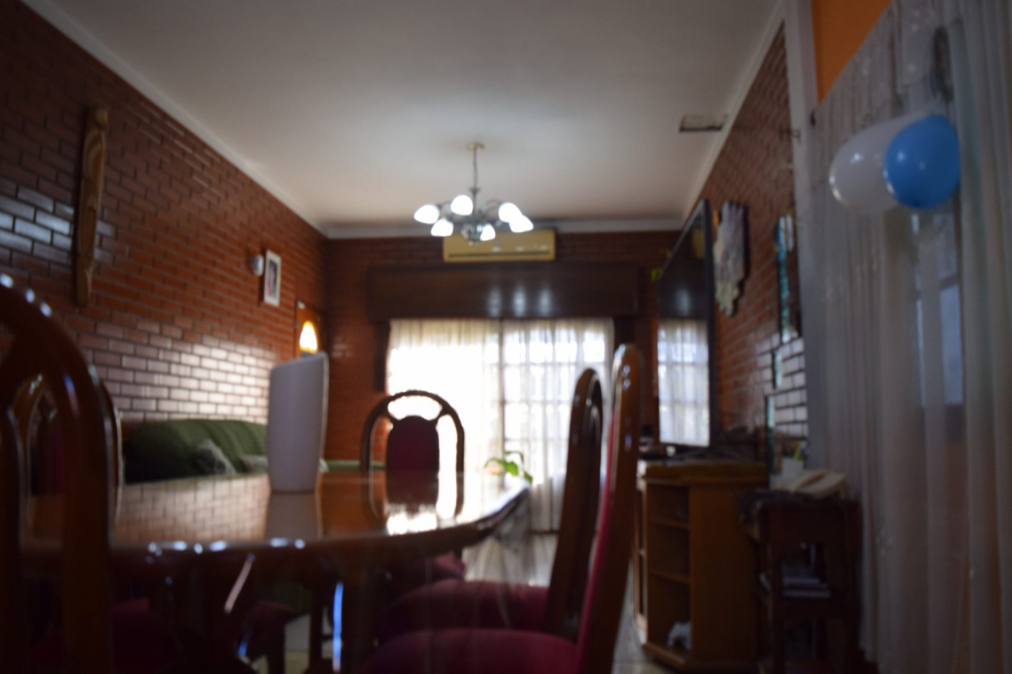Casa chalet en venta en Quilmes de 5 ambientes, dos plantas con jardin y pileta (APTO CREDITO HIPOTECARIO)