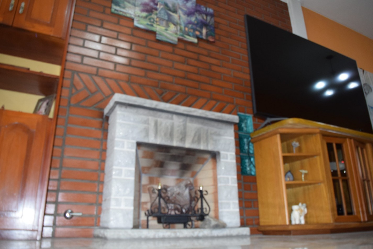 Casa chalet en venta en Quilmes de 5 ambientes, dos plantas con jardin y pileta (APTO CREDITO HIPOTECARIO)