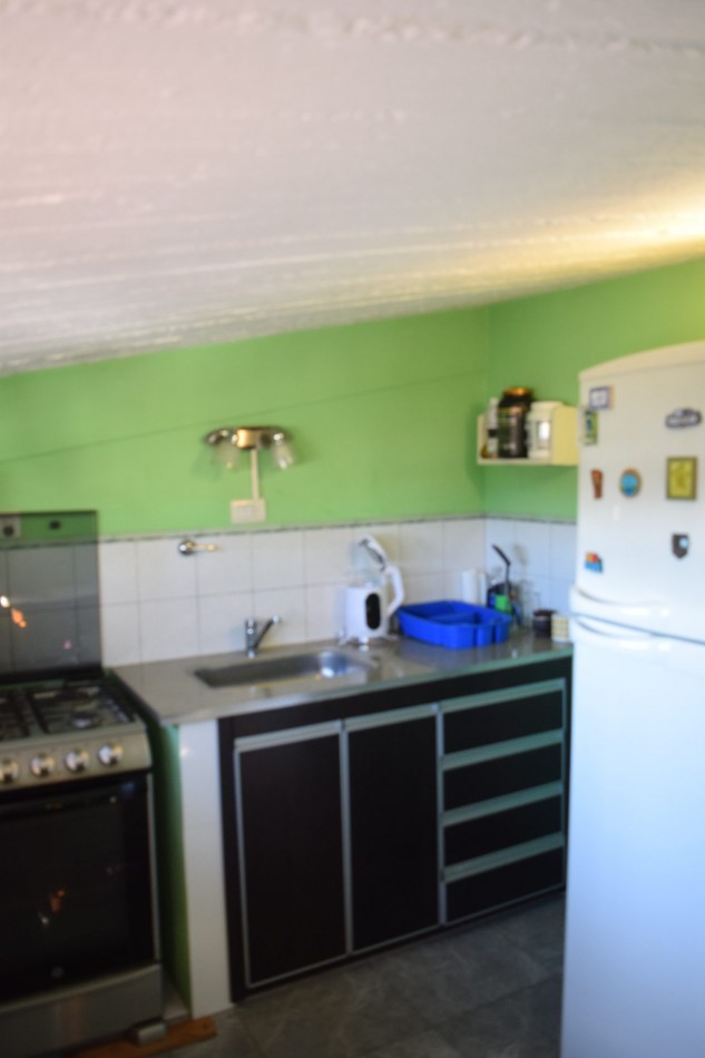 Casa chalet en venta en Quilmes de 5 ambientes, dos plantas con jardin y pileta (APTO CREDITO HIPOTECARIO)