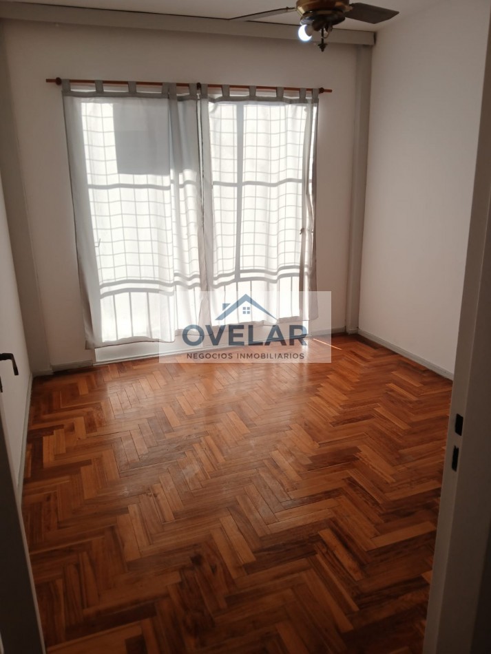 VENTA DE DEPARTAMENTO DE 2 AMBIENTES CON BALCON EN RECOLETA