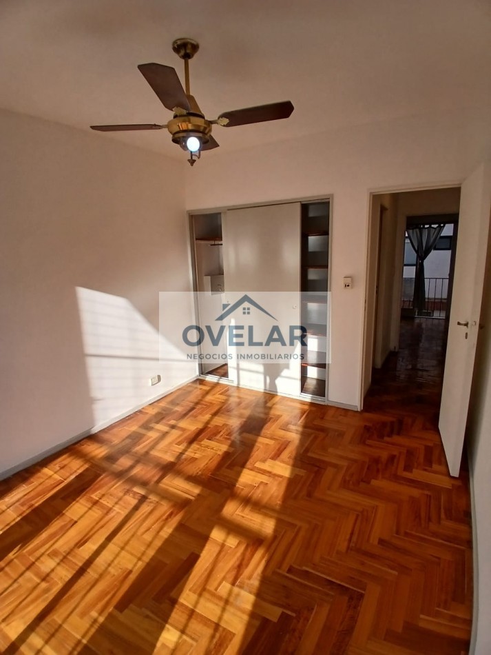VENTA DE DEPARTAMENTO DE 2 AMBIENTES CON BALCON EN RECOLETA