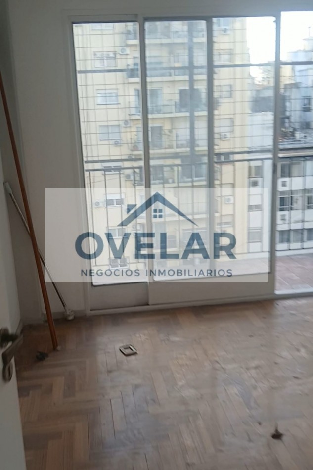 VENTA DE DEPARTAMENTO DE 2 AMBIENTES CON BALCON EN RECOLETA