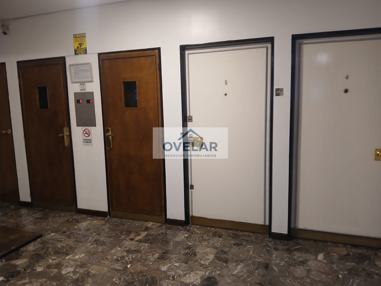 VENTA DE DEPARTAMENTO DE 2 AMBIENTES CON BALCON EN RECOLETA
