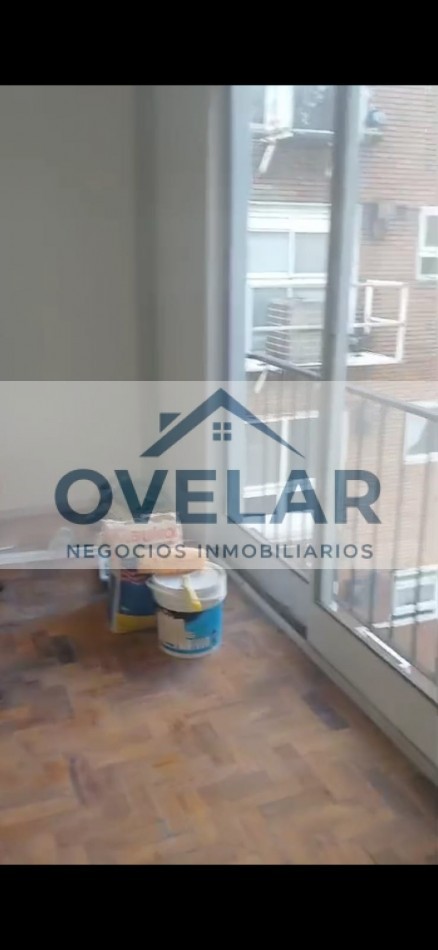VENTA DE DEPARTAMENTO DE 2 AMBIENTES CON BALCON EN RECOLETA