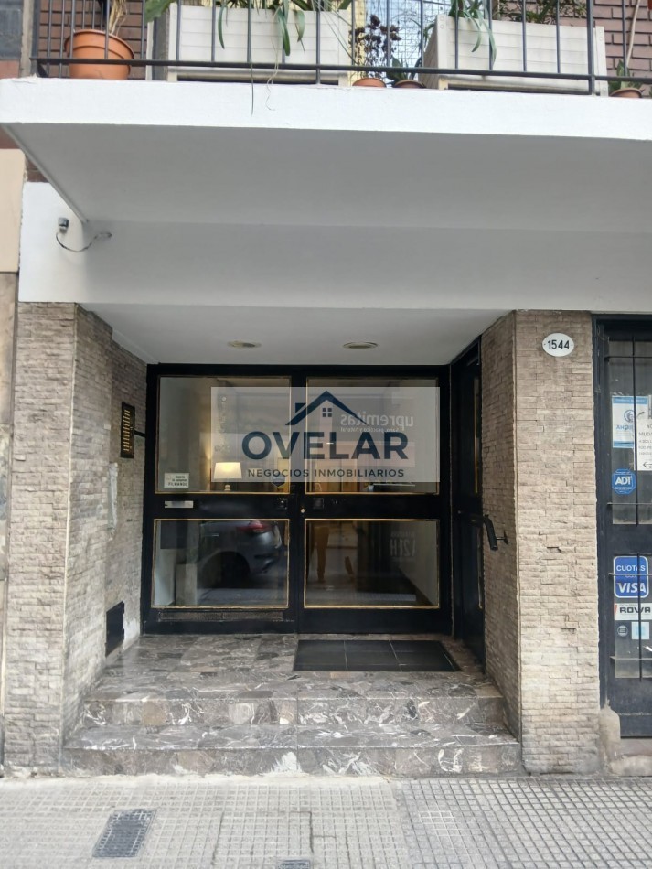 VENTA DE DEPARTAMENTO DE 2 AMBIENTES CON BALCON EN RECOLETA