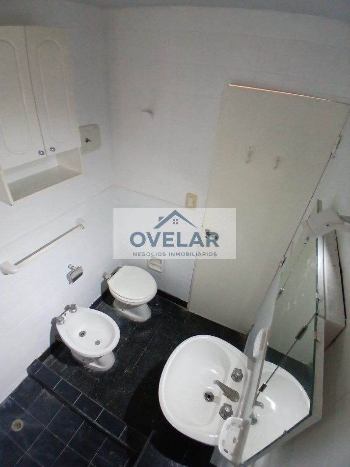 VENTA DE DEPARTAMENTO DE 2 AMBIENTES CON BALCON EN RECOLETA