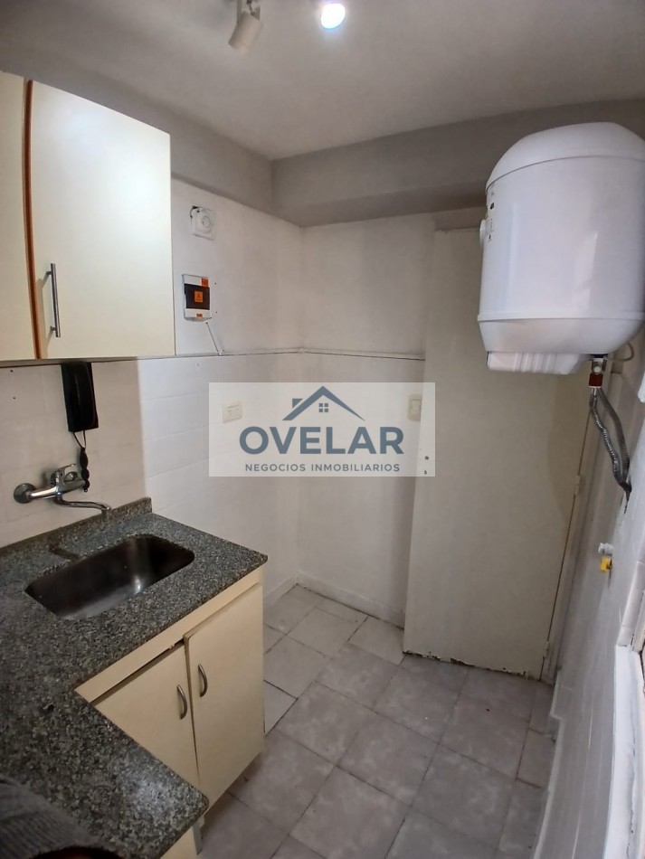 VENTA DE DEPARTAMENTO DE 2 AMBIENTES CON BALCON EN RECOLETA