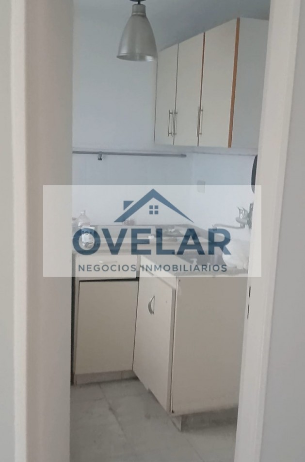 VENTA DE DEPARTAMENTO DE 2 AMBIENTES CON BALCON EN RECOLETA