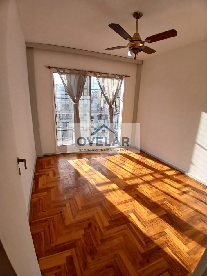 VENTA DE DEPARTAMENTO DE 2 AMBIENTES CON BALCON EN RECOLETA
