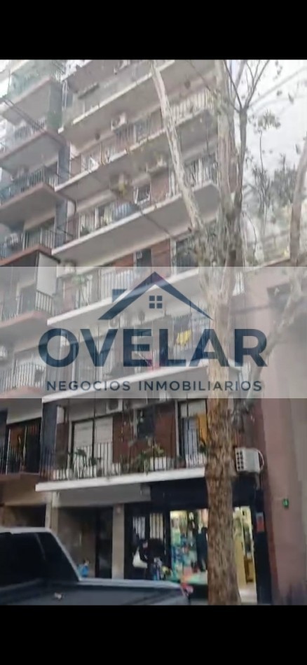 VENTA DE DEPARTAMENTO DE 2 AMBIENTES CON BALCON EN RECOLETA