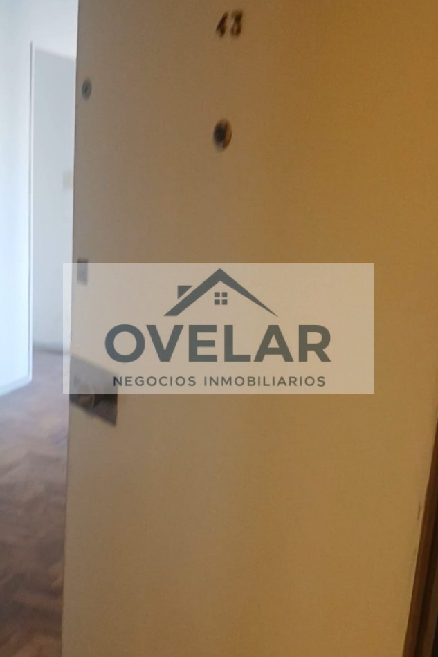 VENTA DE DEPARTAMENTO DE 2 AMBIENTES CON BALCON EN RECOLETA