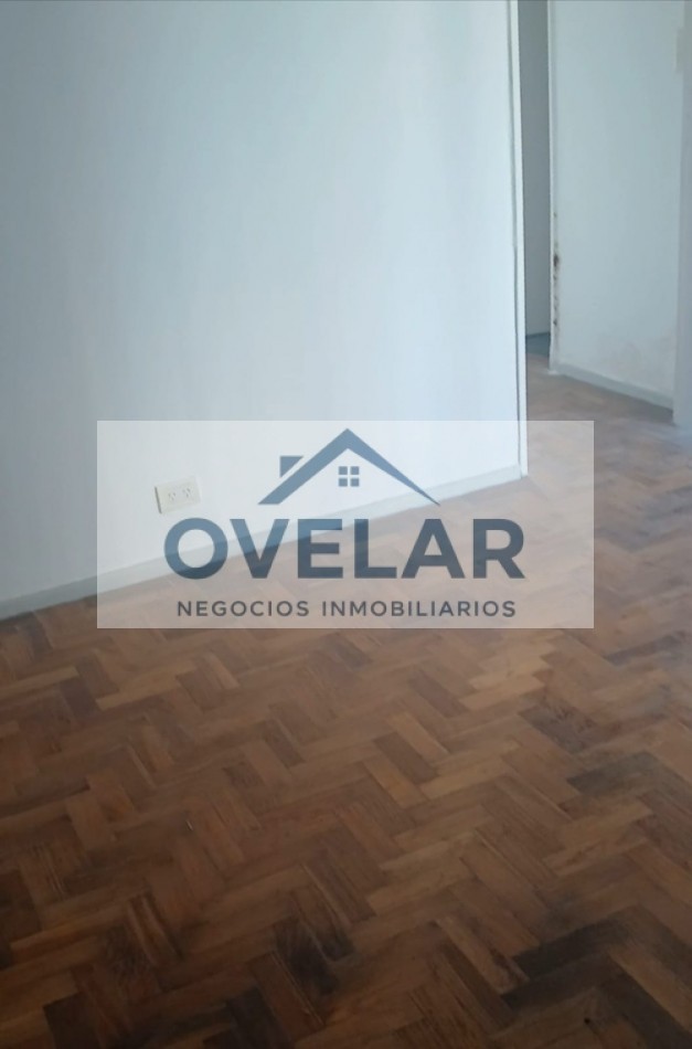 VENTA DE DEPARTAMENTO DE 2 AMBIENTES CON BALCON EN RECOLETA