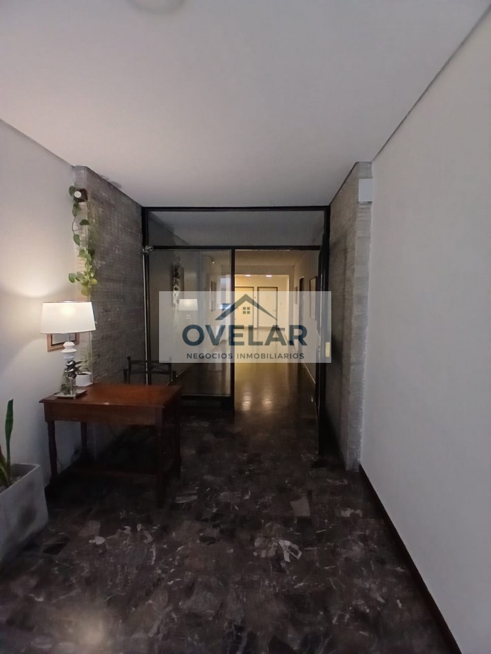 VENTA DE DEPARTAMENTO DE 2 AMBIENTES CON BALCON EN RECOLETA