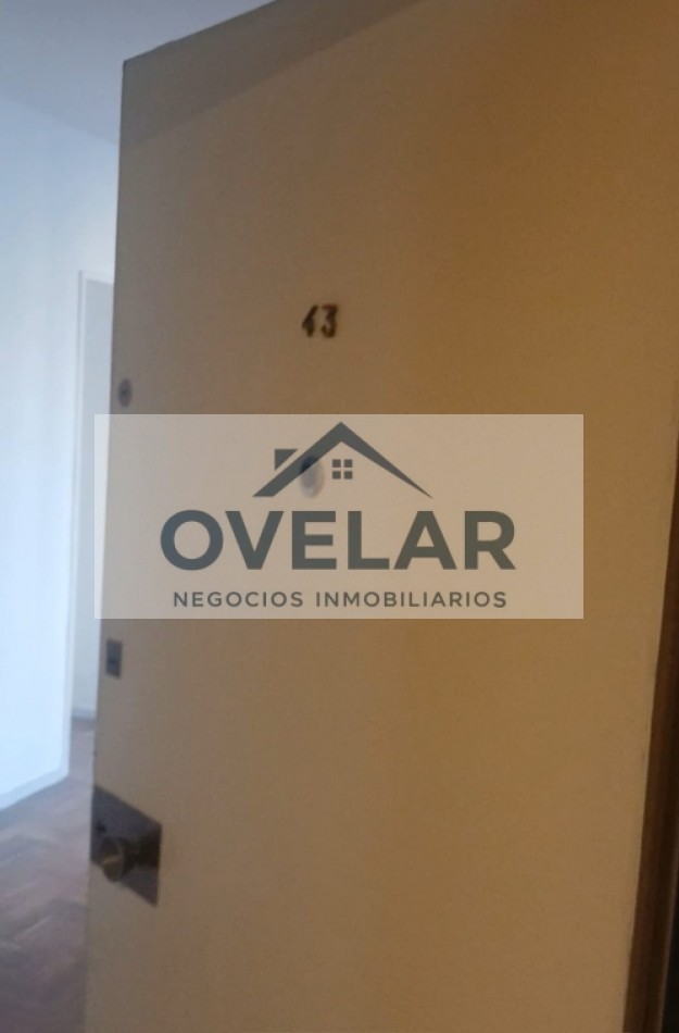 VENTA DE DEPARTAMENTO DE 2 AMBIENTES CON BALCON EN RECOLETA