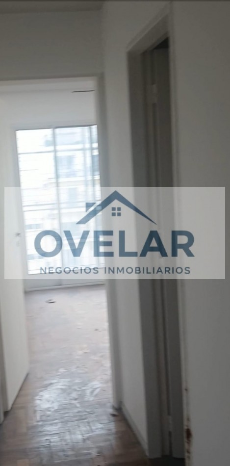 VENTA DE DEPARTAMENTO DE 2 AMBIENTES CON BALCON EN RECOLETA
